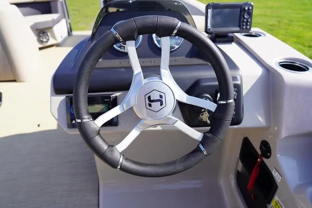 Slide: The Image of Harris Cruiser 230 FC 2025 - 26