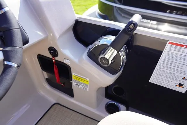 Slide: The Image of Harris Cruiser 230 FC 2025 - 30