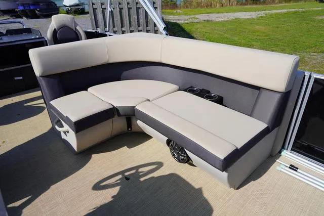 Slide: The Image of Harris Cruiser 230 FC 2025 - 31