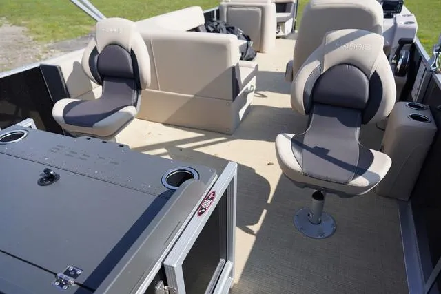 Slide: The Image of Harris Cruiser 230 FC 2025 - 39