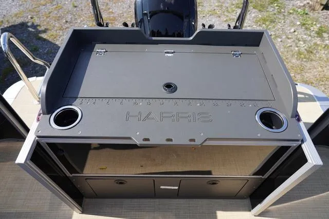 Slide: The Image of Harris Cruiser 230 FC 2025 - 41