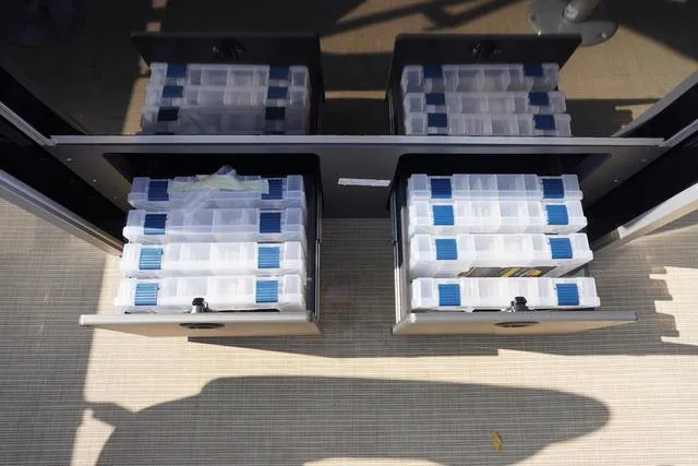 Slide: The Image of Harris Cruiser 230 FC 2025 - 43