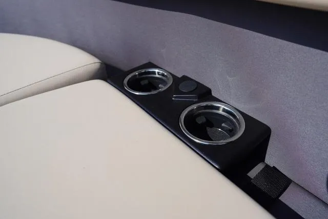 Slide: The Image of Harris Cruiser 230 FC 2025 - 44