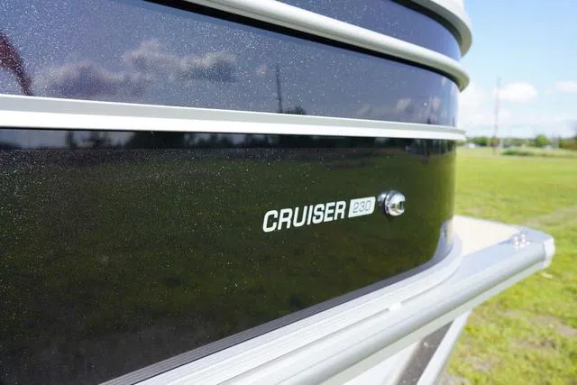 Slide: The Image of Harris Cruiser 230 FC 2025 - 5