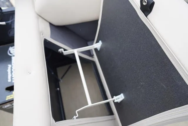 Slide: The Image of Harris Cruiser 230 CWDH 2025 - 10