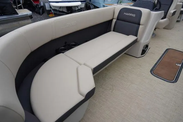 Slide: The Image of Harris Cruiser 230 CWDH 2025 - 11