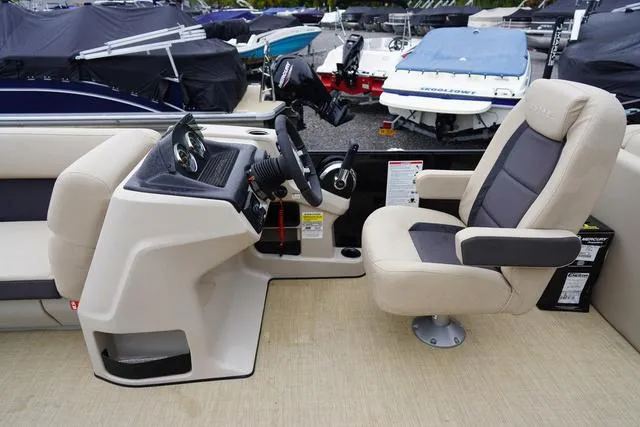 Slide: The Image of Harris Cruiser 230 CWDH 2025 - 21