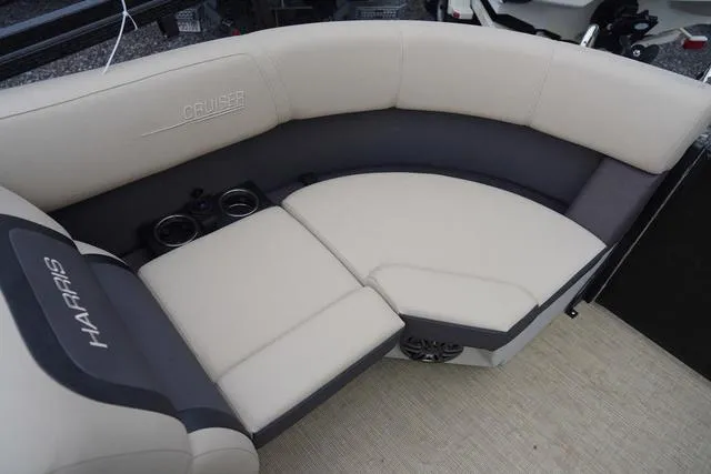 Slide: The Image of Harris Cruiser 230 CWDH 2025 - 22