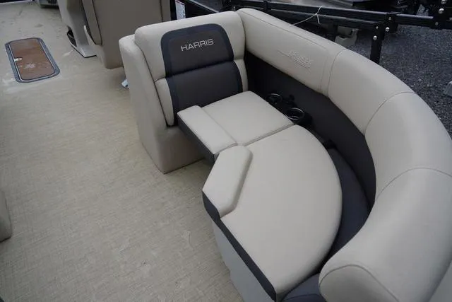 Slide: The Image of Harris Cruiser 230 CWDH 2025 - 32