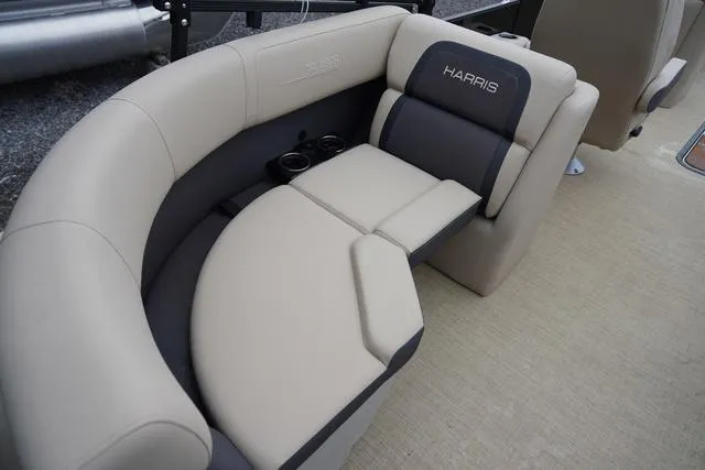 Slide: The Image of Harris Cruiser 230 CWDH 2025 - 33