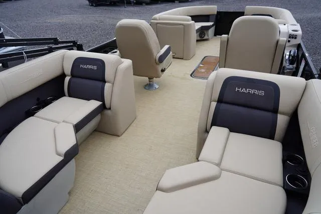 Slide: The Image of Harris Cruiser 230 CWDH 2025 - 35