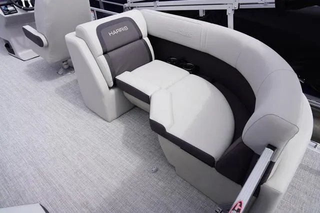 Slide: The Image of Harris Cruiser 210 CW 2025 - 12