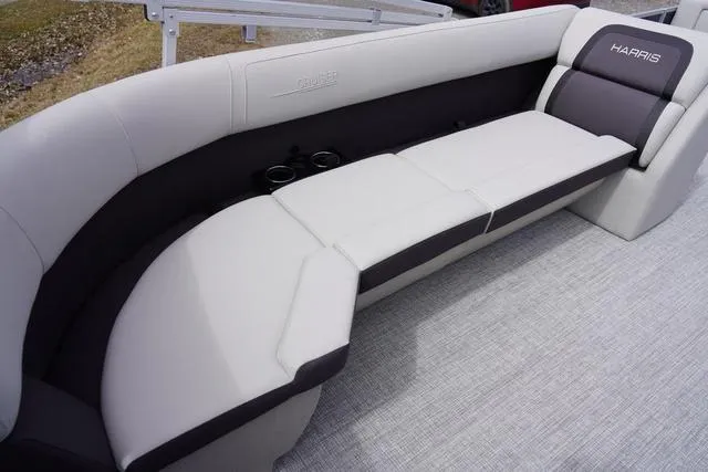 Slide: The Image of Harris Cruiser 210 CW 2025 - 15