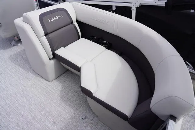 Slide: The Image of Harris Cruiser 210 CW 2025 - 16