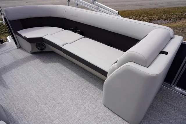 Slide: The Image of Harris Cruiser 210 CW 2025 - 18