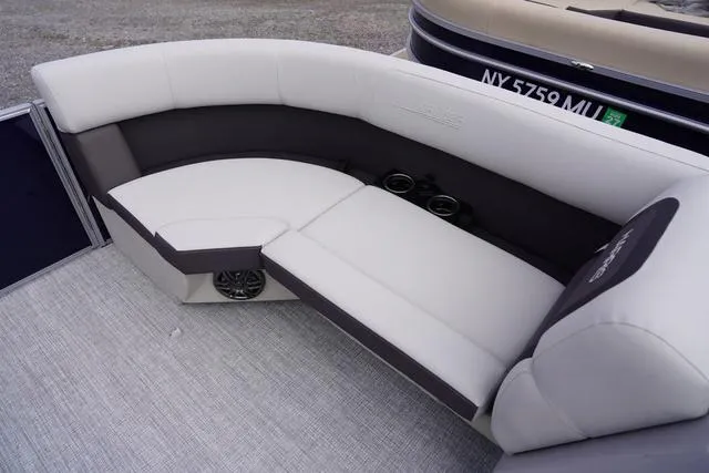 Slide: The Image of Harris Cruiser 210 CW 2025 - 28