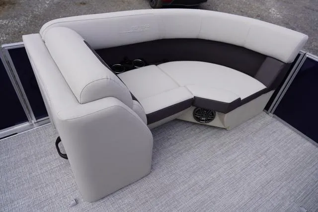 Slide: The Image of Harris Cruiser 210 CW 2025 - 29