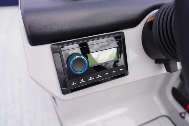 Slide: The Image of Harris Cruiser 210 CW 2025 - 30