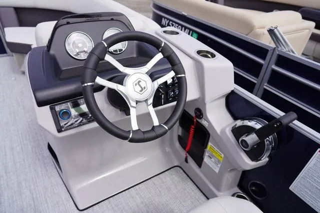 Slide: The Image of Harris Cruiser 210 CW 2025 - 31