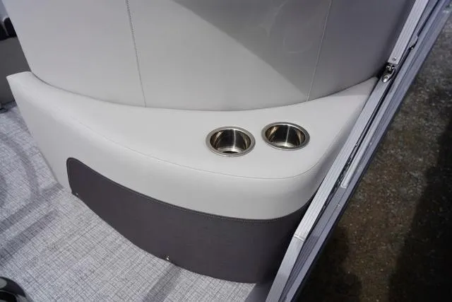 Slide: The Image of Harris Cruiser 210 CW 2025 - 5