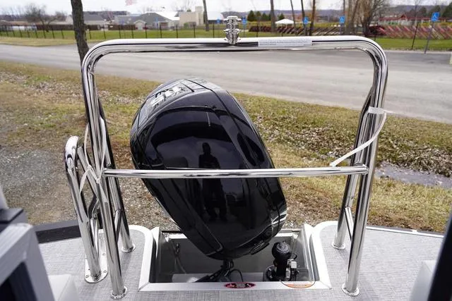 Slide: The Image of Harris Cruiser 210 CW 2025 - 8