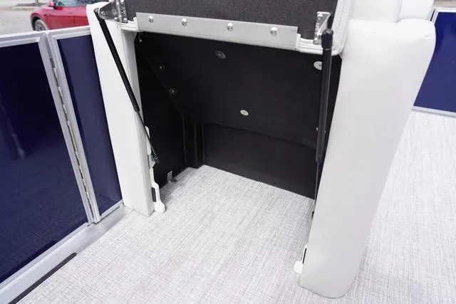 Slide: The Image of Harris Cruiser 210 CW 2025 - 9