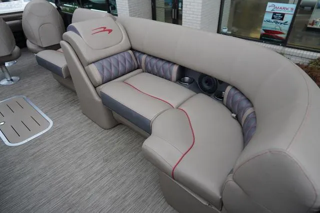 Slide: The Image of Bennington 24 LXSB 2022 - 36