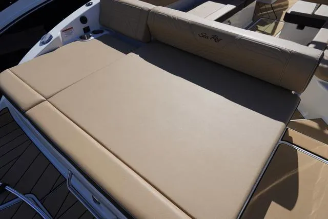 Slide: The Image of Sea Ray SDX 270 Surf 2024 - 10