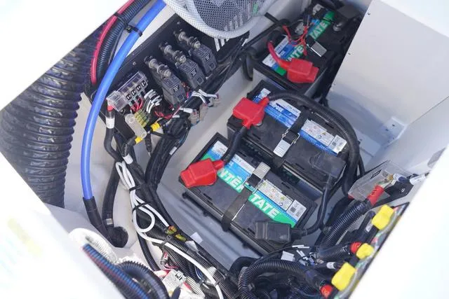 Slide: The Image of Sea Ray SDX 270 Surf 2024 - 12