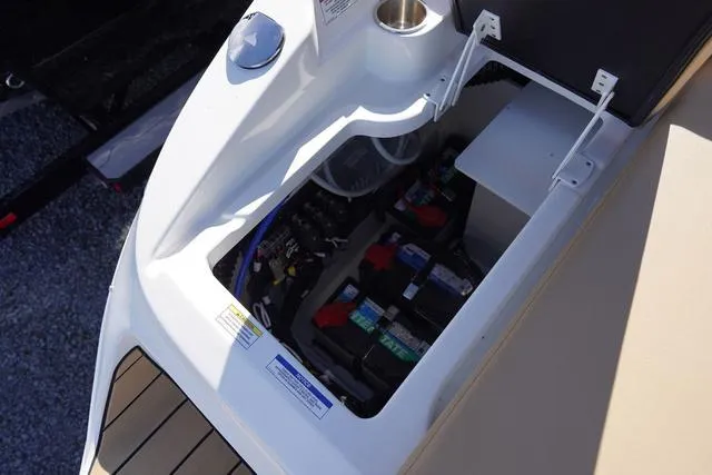 Slide: The Image of Sea Ray SDX 270 Surf 2024 - 13