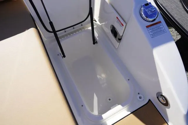 Slide: The Image of Sea Ray SDX 270 Surf 2024 - 15