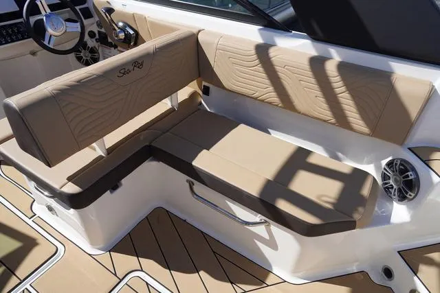 Slide: The Image of Sea Ray SDX 270 Surf 2024 - 17