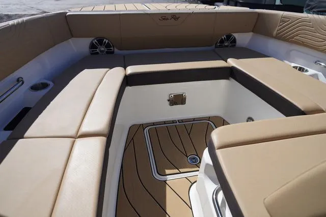 Slide: The Image of Sea Ray SDX 270 Surf 2024 - 27