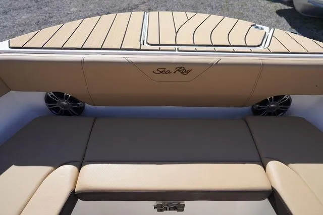 Slide: The Image of Sea Ray SDX 270 Surf 2024 - 29