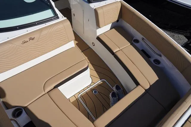 Slide: The Image of Sea Ray SDX 270 Surf 2024 - 31