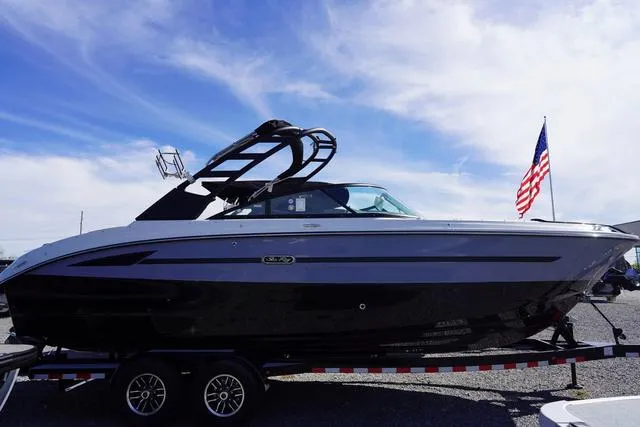 Slide: The Image of Sea Ray SDX 270 Surf 2024 - 4