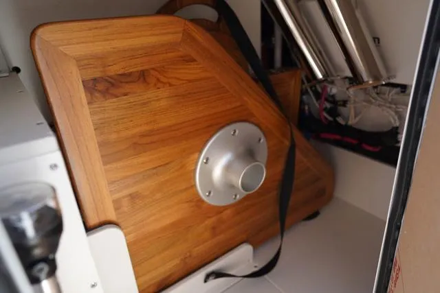 Slide: The Image of Sea Ray SDX 270 Surf 2024 - 57