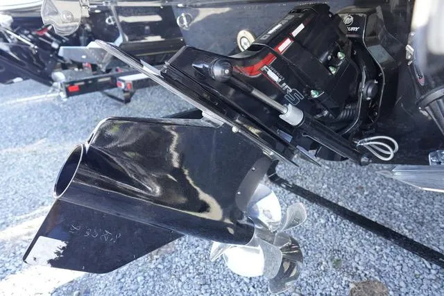 Slide: The Image of Sea Ray SDX 270 Surf 2024 - 6