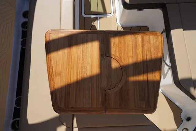 Slide: The Image of Sea Ray SDX 270 Surf 2024 - 67