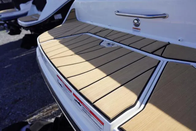 Slide: The Image of Sea Ray SDX 270 Surf 2024 - 69