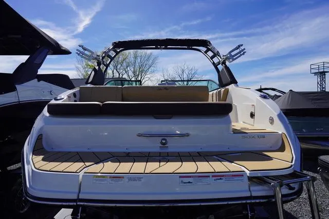 Slide: The Image of Sea Ray SDX 270 Surf 2024 - 7