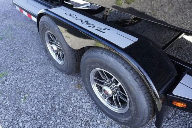 Slide: The Image of Sea Ray SDX 270 Surf 2024 - 70