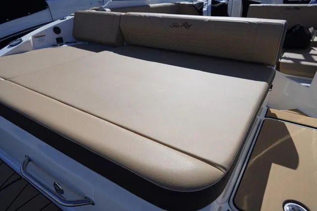 Slide: The Image of Sea Ray SDX 270 Surf 2024 - 9