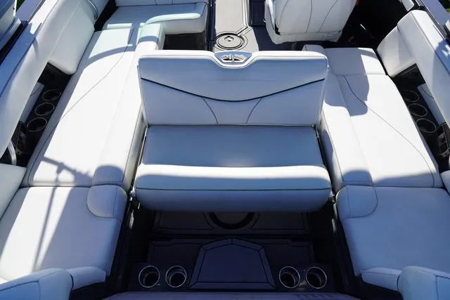 Slide: The Image of MasterCraft XT23 2019 - 11