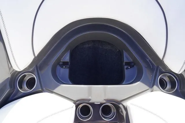 Slide: The Image of MasterCraft XT23 2019 - 16