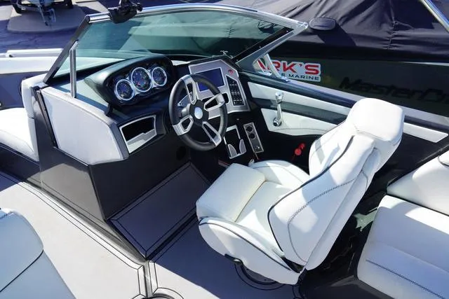 Slide: The Image of MasterCraft XT23 2019 - 22