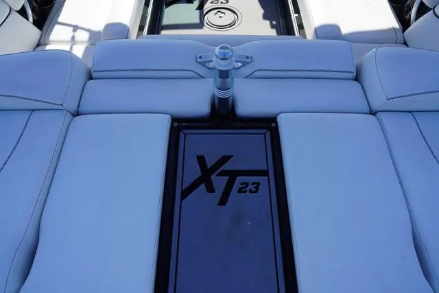 Slide: The Image of MasterCraft XT23 2019 - 40