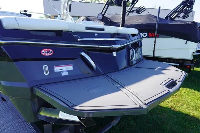 Slide: The Image of MasterCraft XT23 2019 - 41