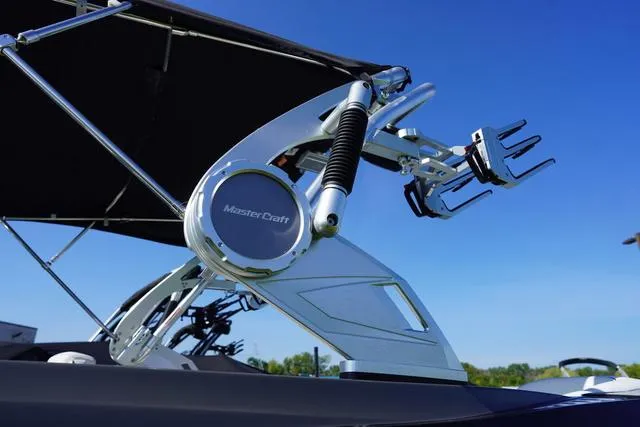 Slide: The Image of MasterCraft XT23 2019 - 42