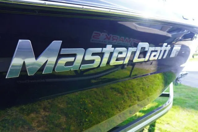 Slide: The Image of MasterCraft XT23 2019 - 43